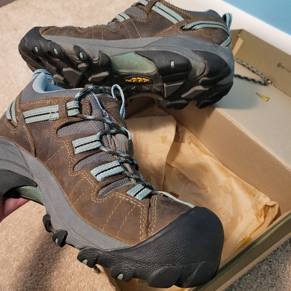 KEEN Targhee II WP Women's Hiking shoes size 8 - Picture 3 of 5